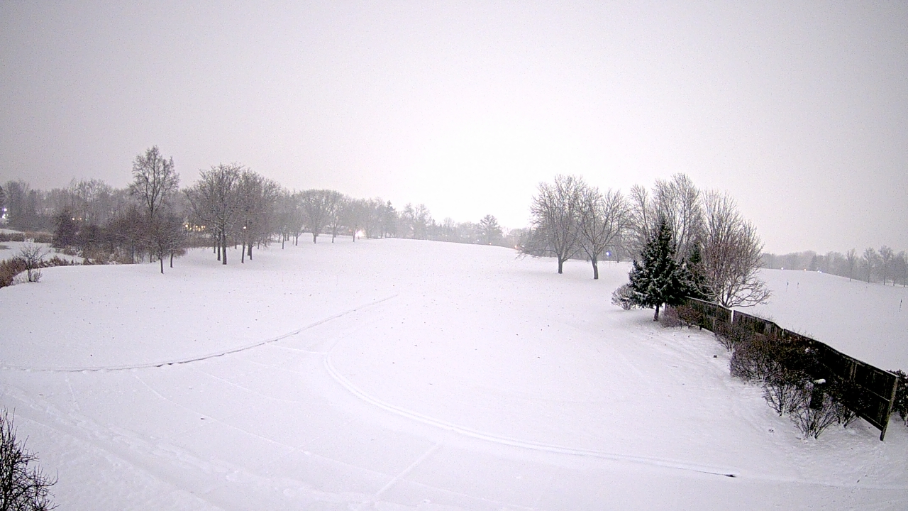 Thumbnail for current weather camera view from Village Links of Glen Ellyn in Glen Ellyn, Illinois