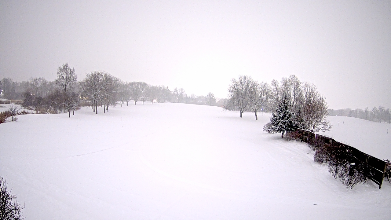 Thumbnail for current weather camera view from Village Links of Glen Ellyn in Glen Ellyn, Illinois