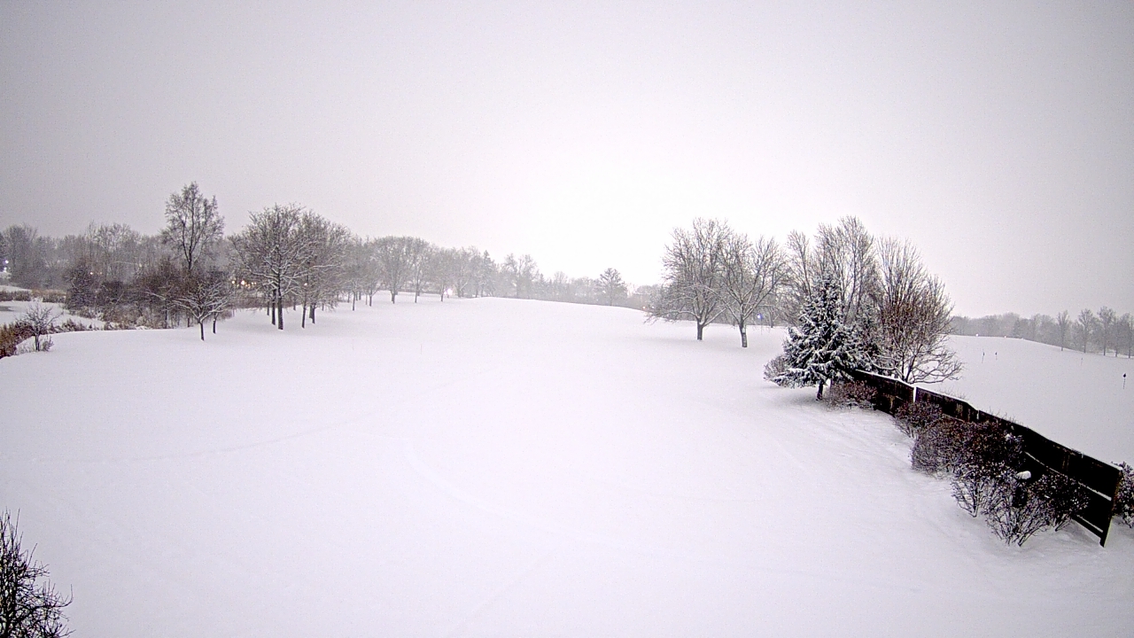Thumbnail for current weather camera view from Village Links of Glen Ellyn in Glen Ellyn, Illinois