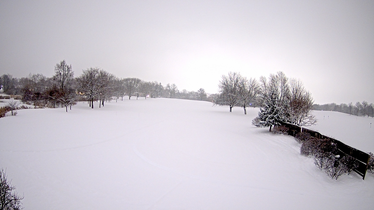 Thumbnail for current weather camera view from Village Links of Glen Ellyn in Glen Ellyn, Illinois