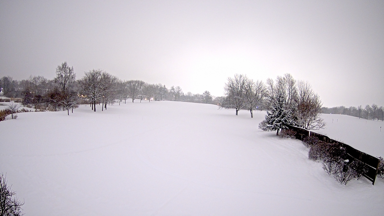 Thumbnail for current weather camera view from Village Links of Glen Ellyn in Glen Ellyn, Illinois