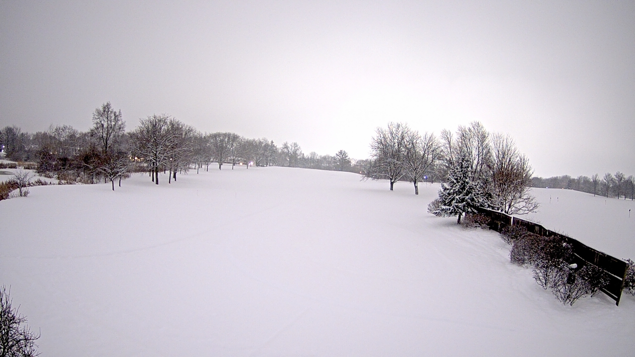 Thumbnail for current weather camera view from Village Links of Glen Ellyn in Glen Ellyn, Illinois