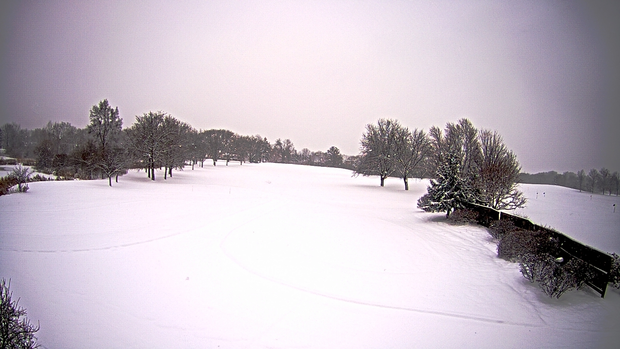 Thumbnail for current weather camera view from Village Links of Glen Ellyn in Glen Ellyn, Illinois