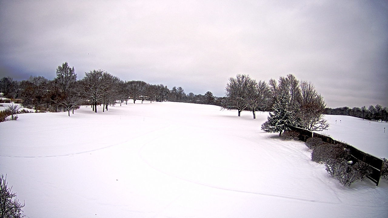 Thumbnail for current weather camera view from Village Links of Glen Ellyn in Glen Ellyn, Illinois