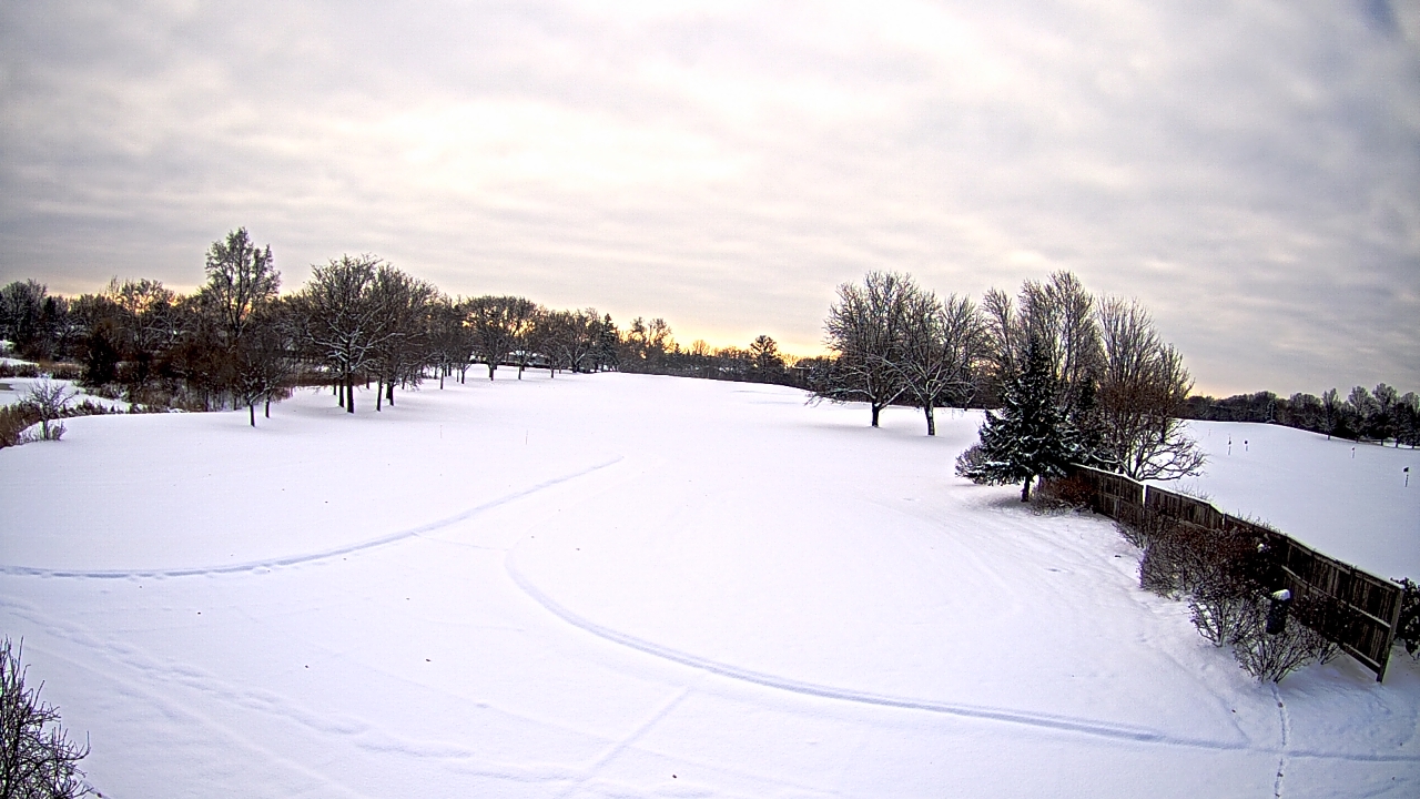 Thumbnail for current weather camera view from Village Links of Glen Ellyn in Glen Ellyn, Illinois