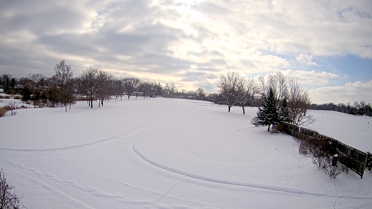 Thumbnail for current weather camera view from Village Links of Glen Ellyn in Glen Ellyn, Illinois