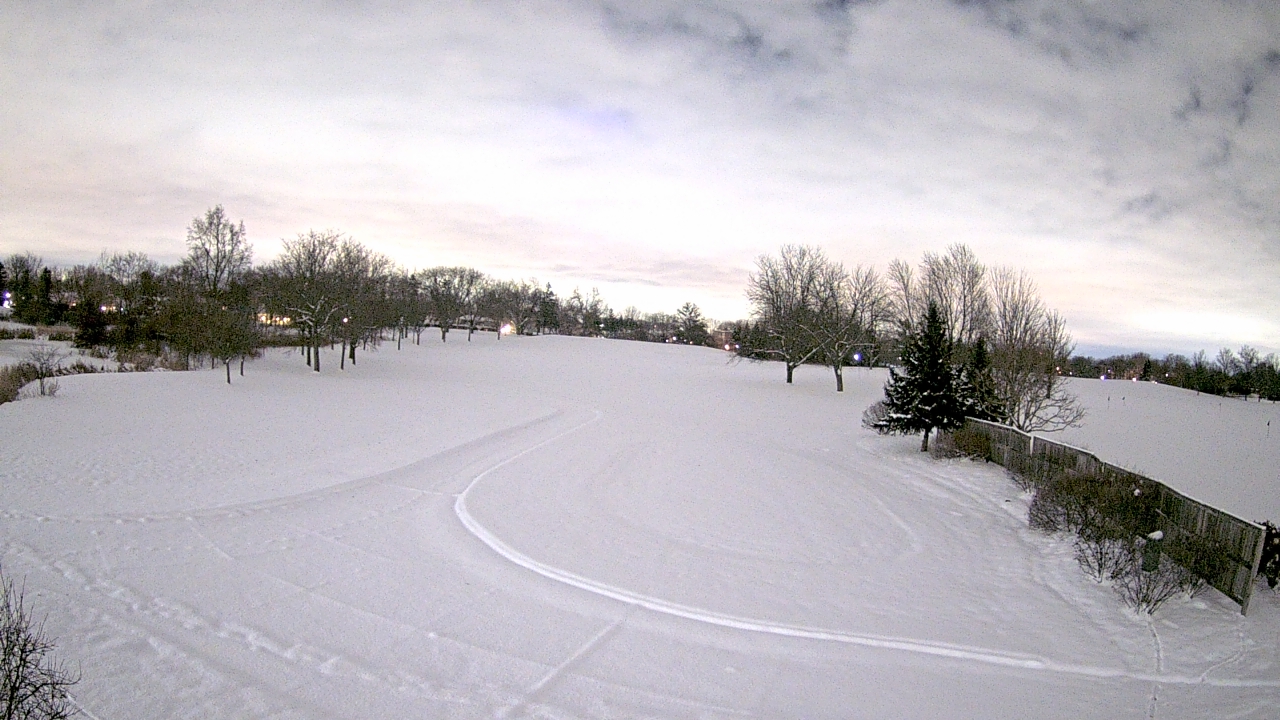 Thumbnail for current weather camera view from Village Links of Glen Ellyn in Glen Ellyn, Illinois