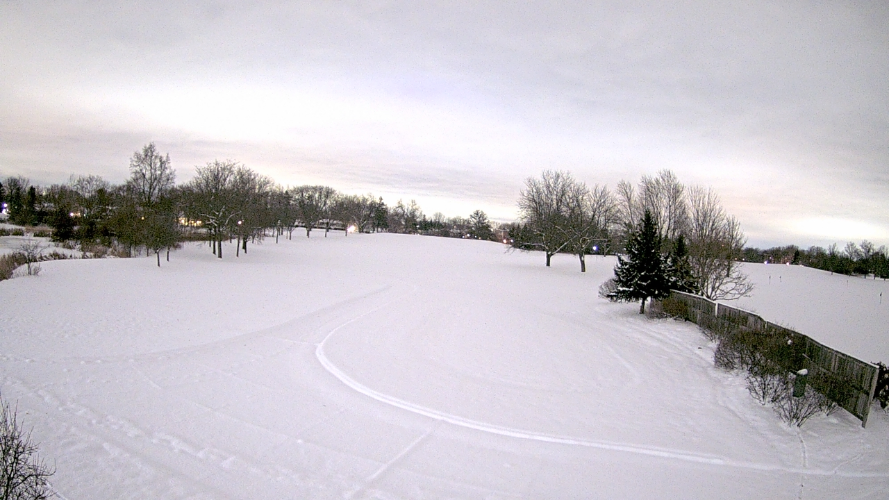 Thumbnail for current weather camera view from Village Links of Glen Ellyn in Glen Ellyn, Illinois