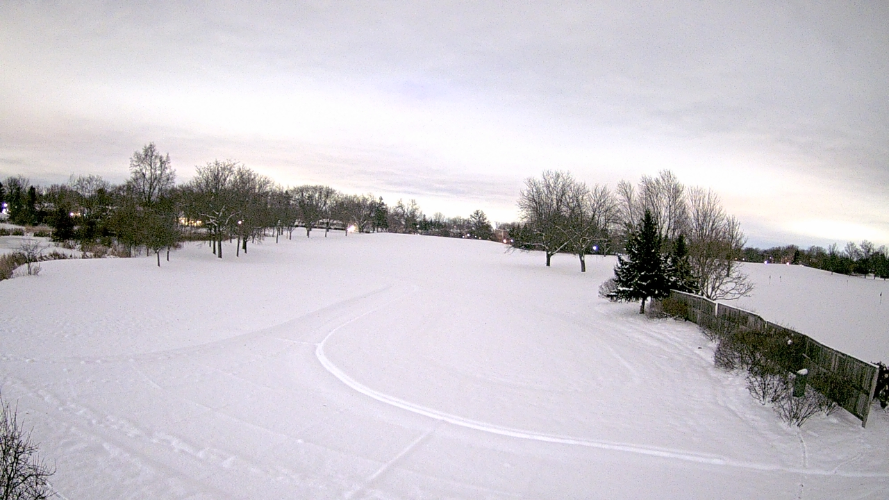 Thumbnail for current weather camera view from Village Links of Glen Ellyn in Glen Ellyn, Illinois