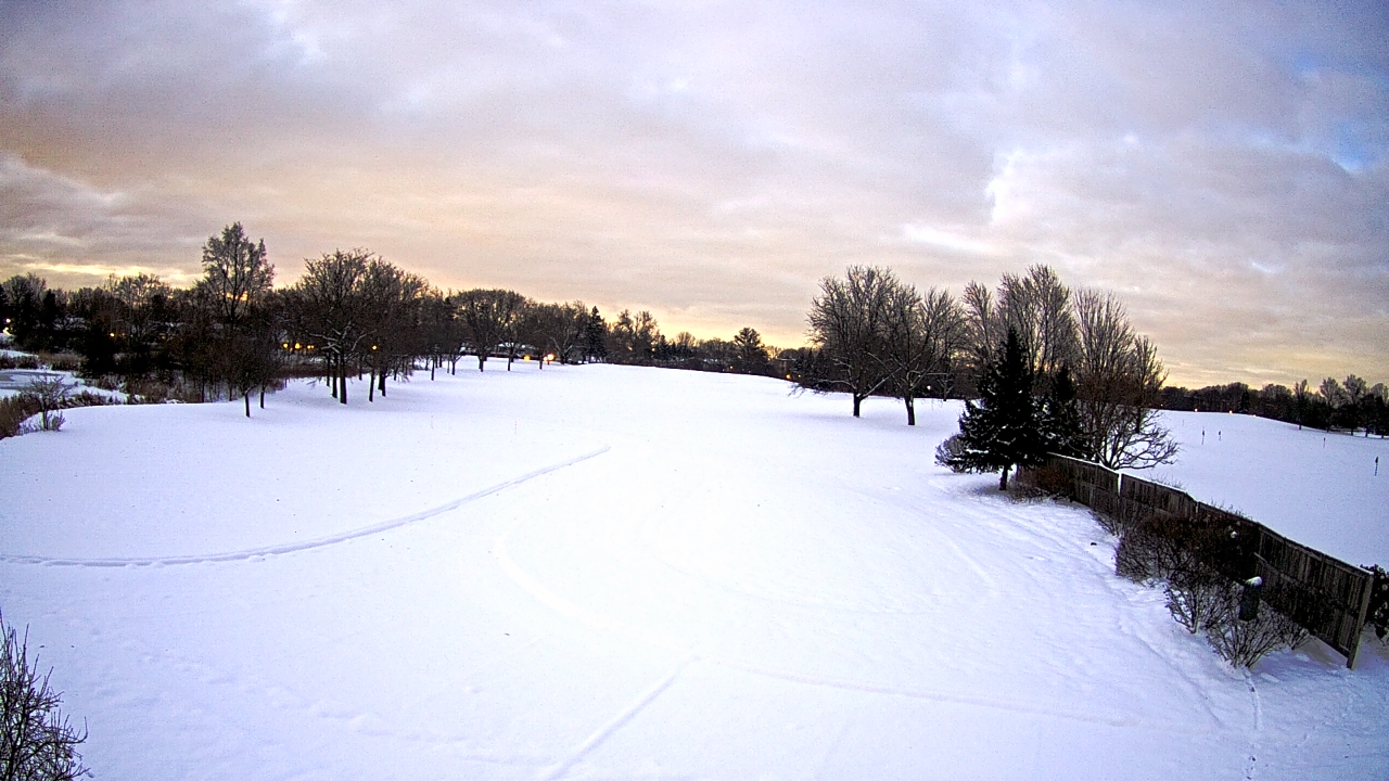 Thumbnail for current weather camera view from Village Links of Glen Ellyn in Glen Ellyn, Illinois