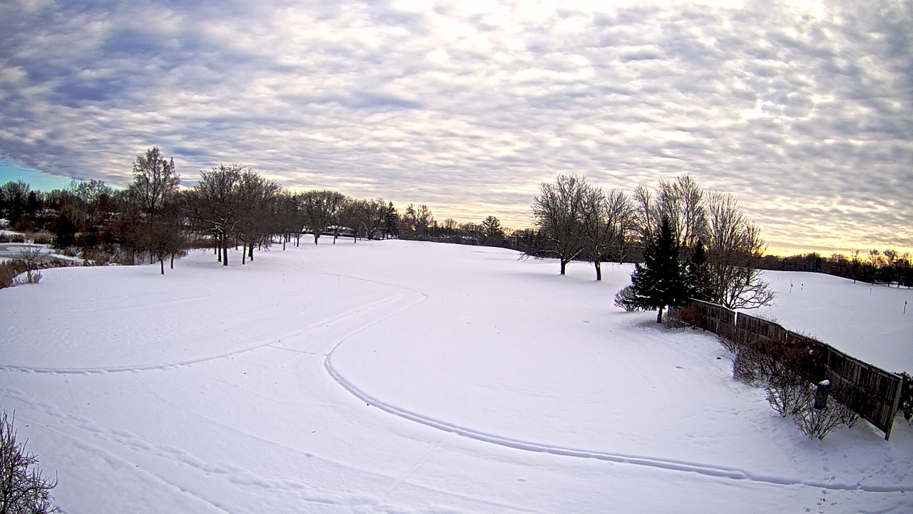 Thumbnail for current weather camera view from Village Links of Glen Ellyn in Glen Ellyn, Illinois