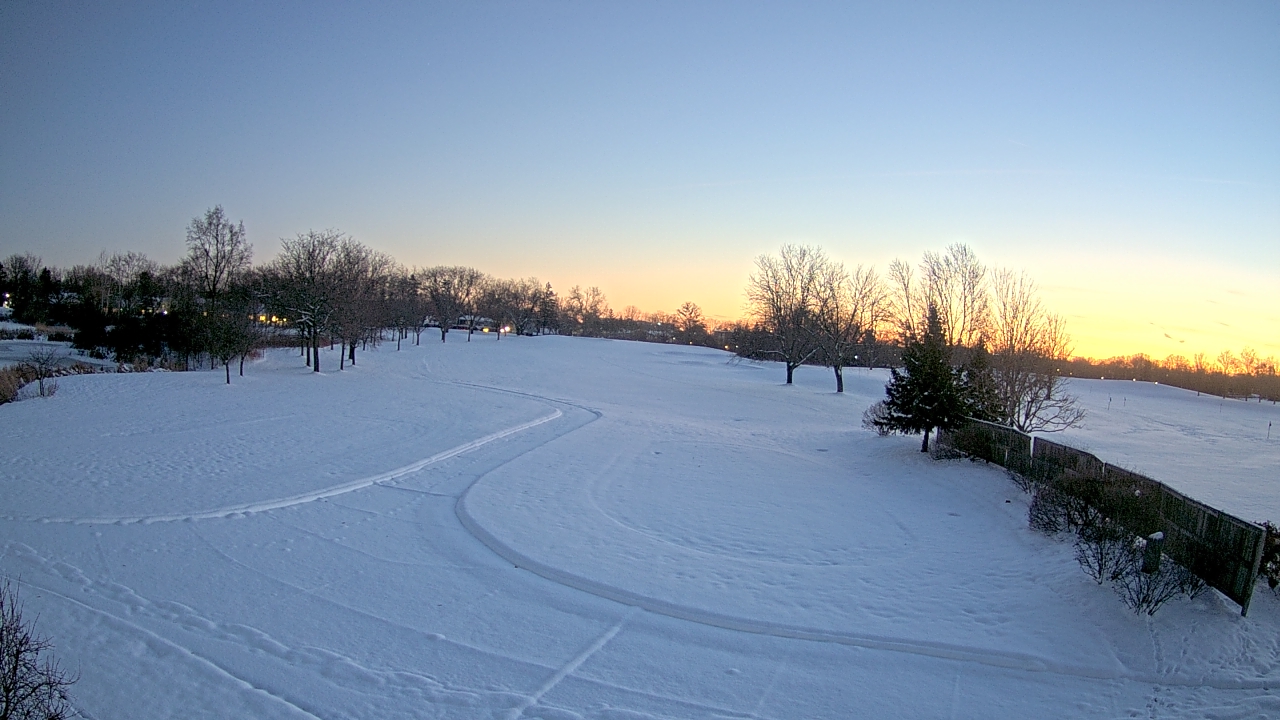 Thumbnail for current weather camera view from Village Links of Glen Ellyn in Glen Ellyn, Illinois