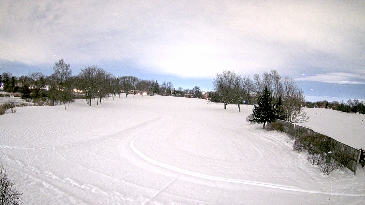 Thumbnail for current weather camera view from Village Links of Glen Ellyn in Glen Ellyn, Illinois
