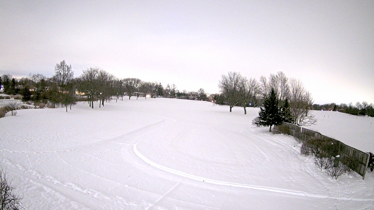 Thumbnail for current weather camera view from Village Links of Glen Ellyn in Glen Ellyn, Illinois