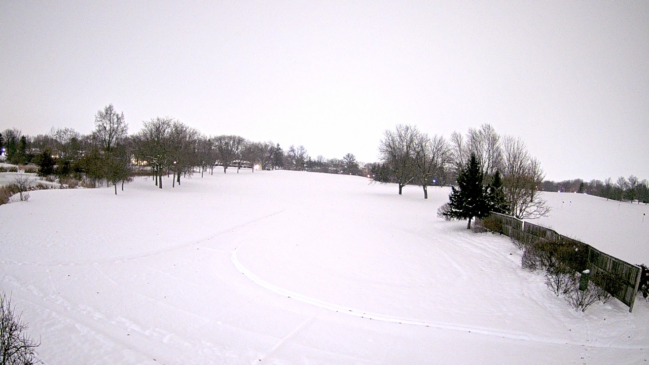 Thumbnail for current weather camera view from Village Links of Glen Ellyn in Glen Ellyn, Illinois