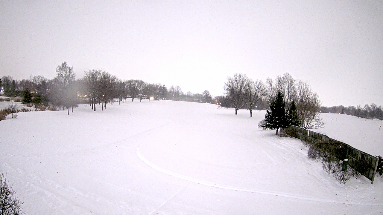 Thumbnail for current weather camera view from Village Links of Glen Ellyn in Glen Ellyn, Illinois