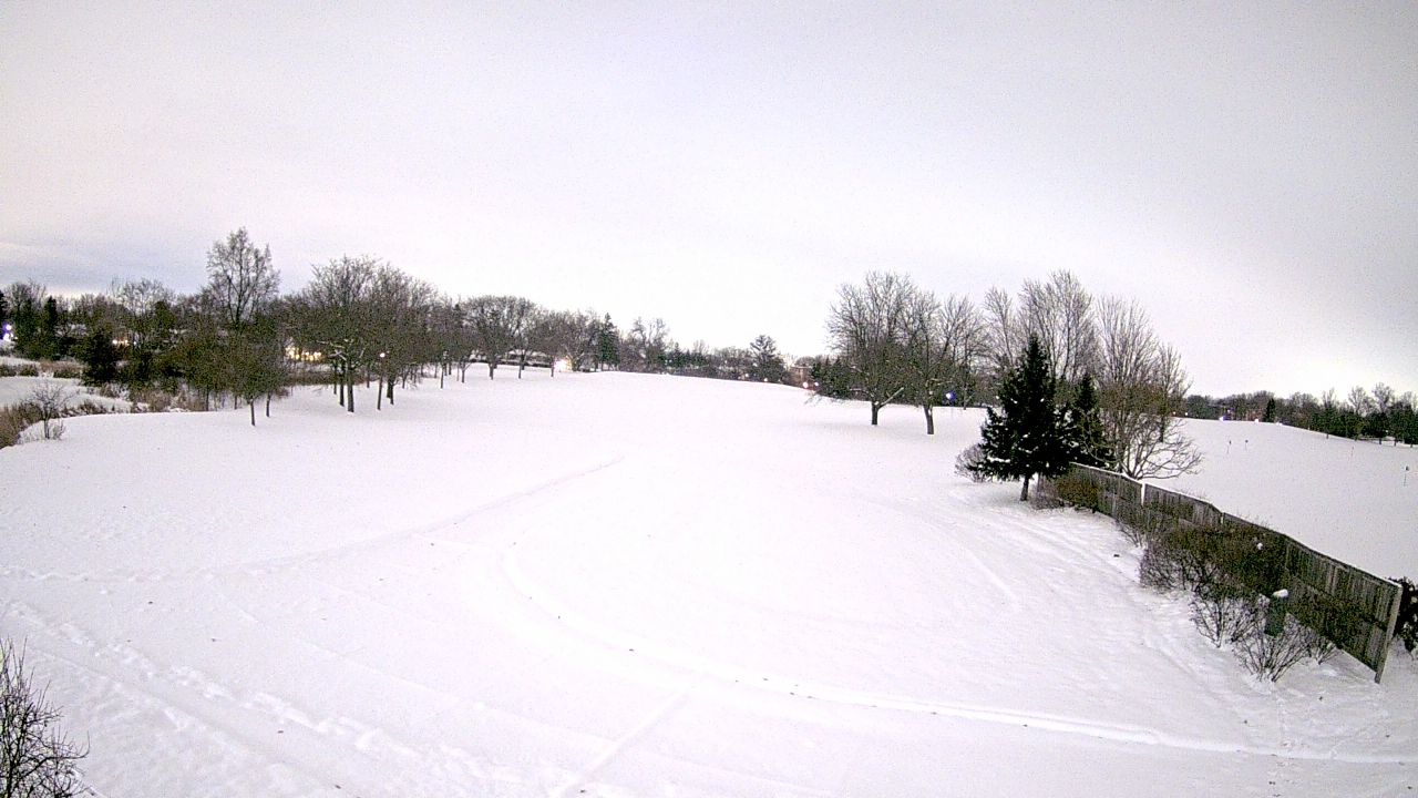 Thumbnail for current weather camera view from Village Links of Glen Ellyn in Glen Ellyn, Illinois