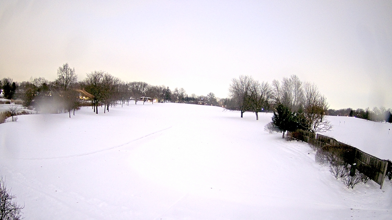 Thumbnail for current weather camera view from Village Links of Glen Ellyn in Glen Ellyn, Illinois