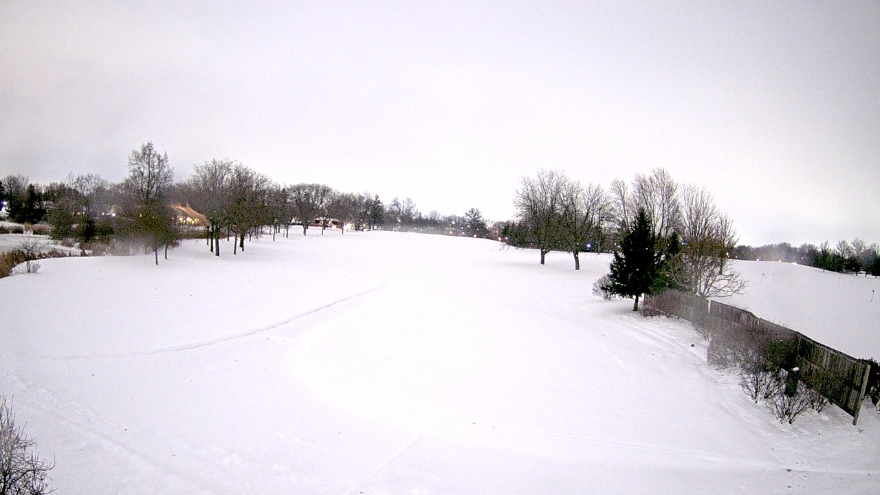 Thumbnail for current weather camera view from Village Links of Glen Ellyn in Glen Ellyn, Illinois