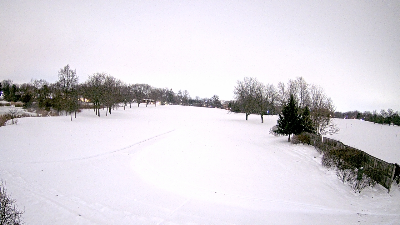 Thumbnail for current weather camera view from Village Links of Glen Ellyn in Glen Ellyn, Illinois