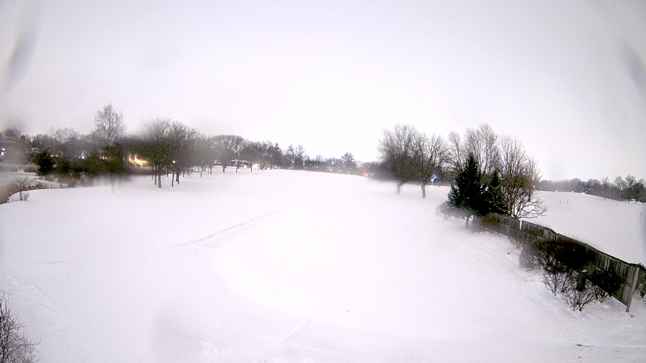 Thumbnail for current weather camera view from Village Links of Glen Ellyn in Glen Ellyn, Illinois