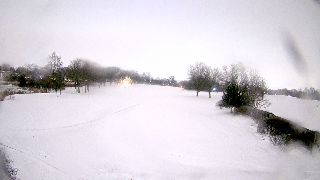 Thumbnail for current weather camera view from Village Links of Glen Ellyn in Glen Ellyn, Illinois