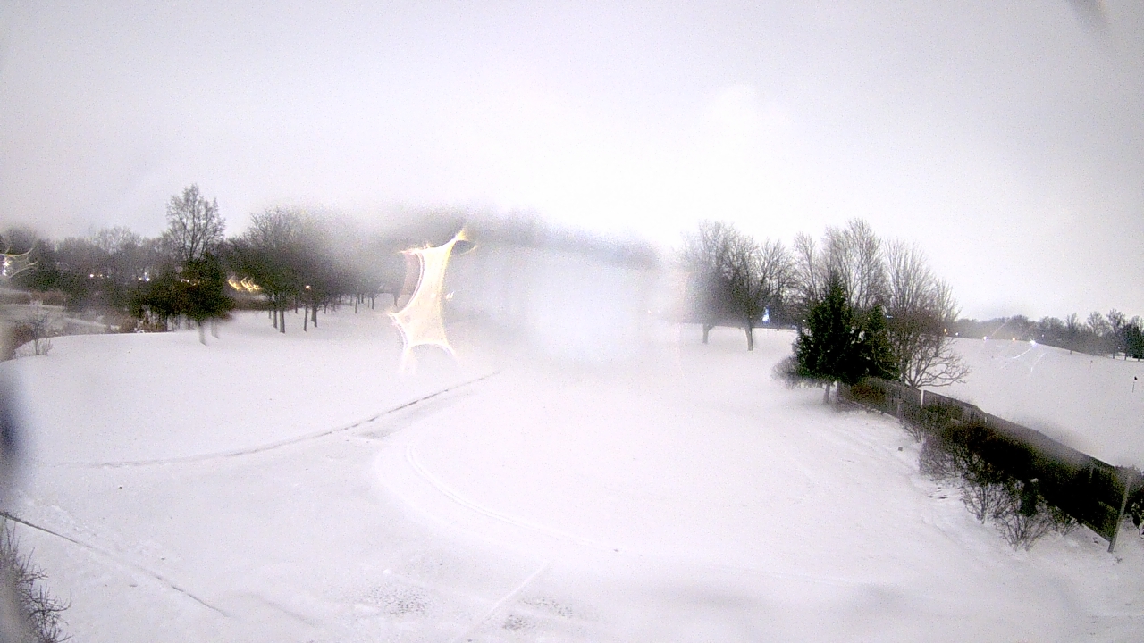 Thumbnail for current weather camera view from Village Links of Glen Ellyn in Glen Ellyn, Illinois