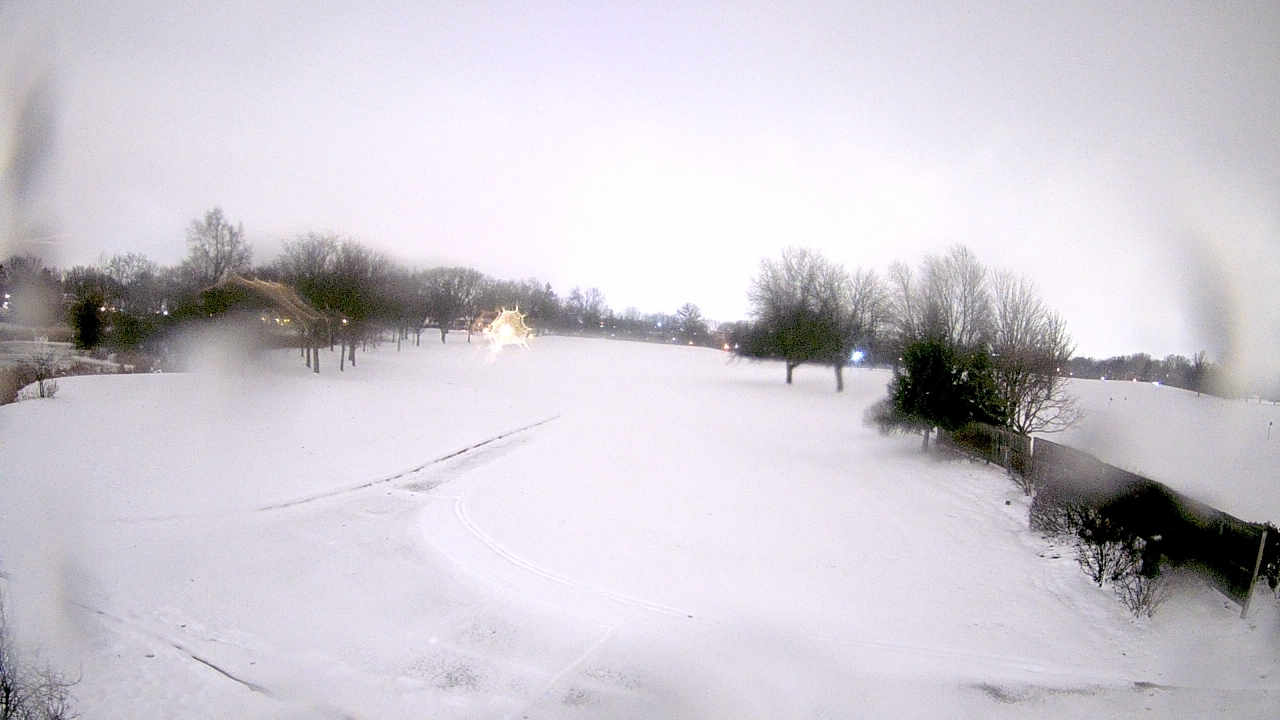 Thumbnail for current weather camera view from Village Links of Glen Ellyn in Glen Ellyn, Illinois