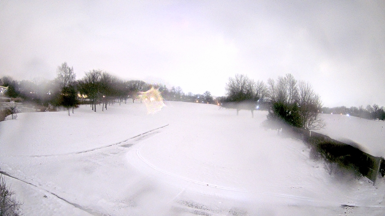 Thumbnail for current weather camera view from Village Links of Glen Ellyn in Glen Ellyn, Illinois