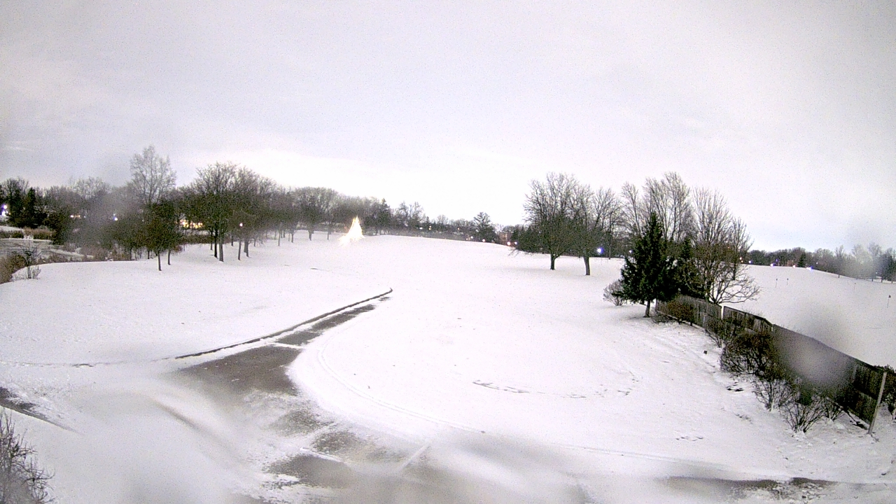 Thumbnail for current weather camera view from Village Links of Glen Ellyn in Glen Ellyn, Illinois