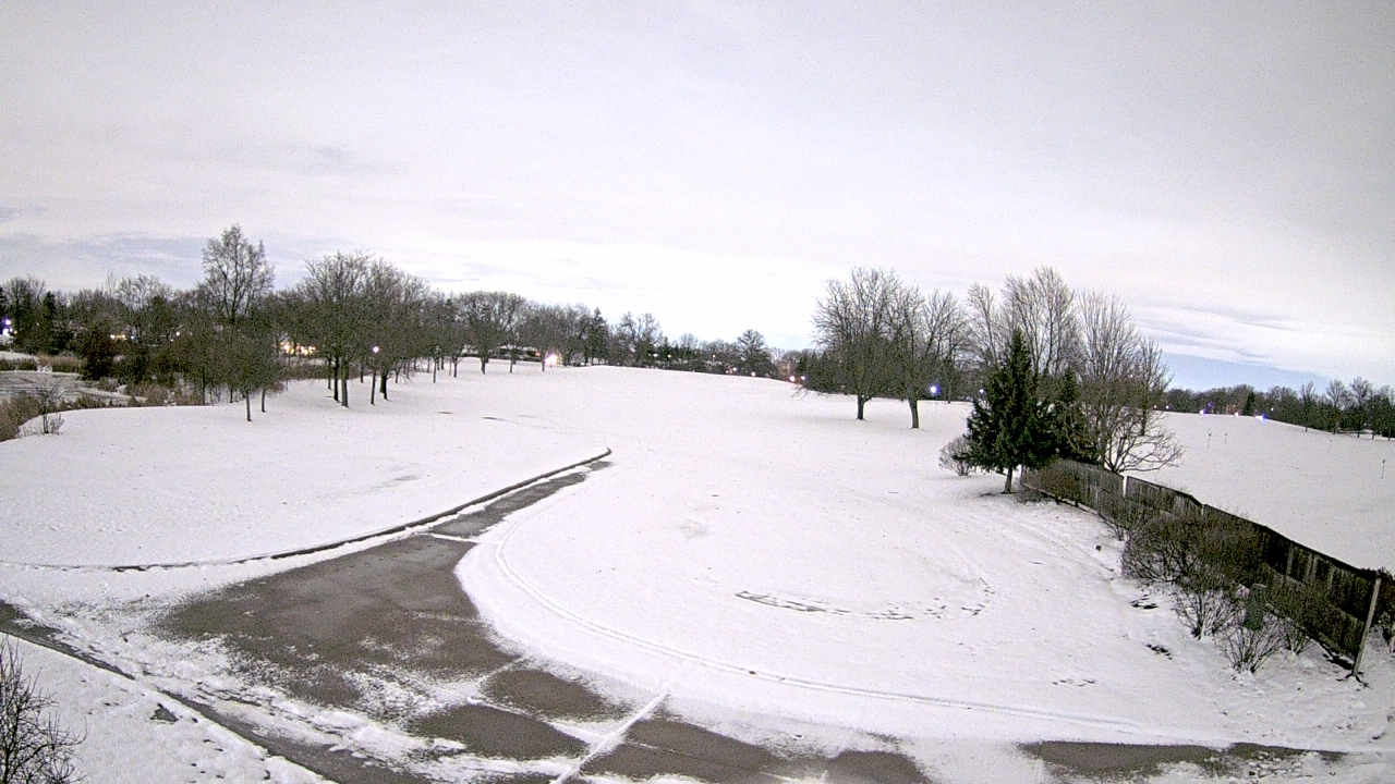 Thumbnail for current weather camera view from Village Links of Glen Ellyn in Glen Ellyn, Illinois