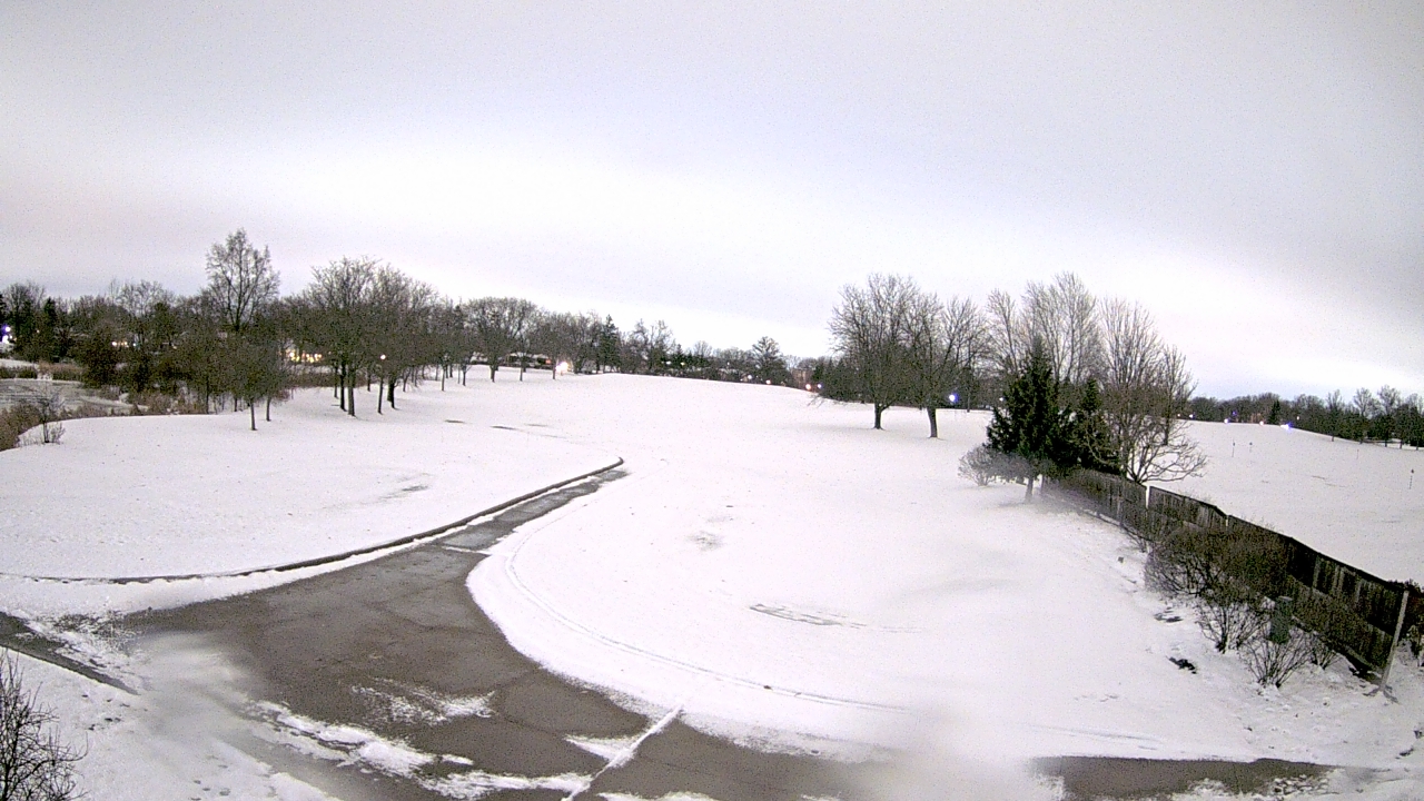 Thumbnail for current weather camera view from Village Links of Glen Ellyn in Glen Ellyn, Illinois