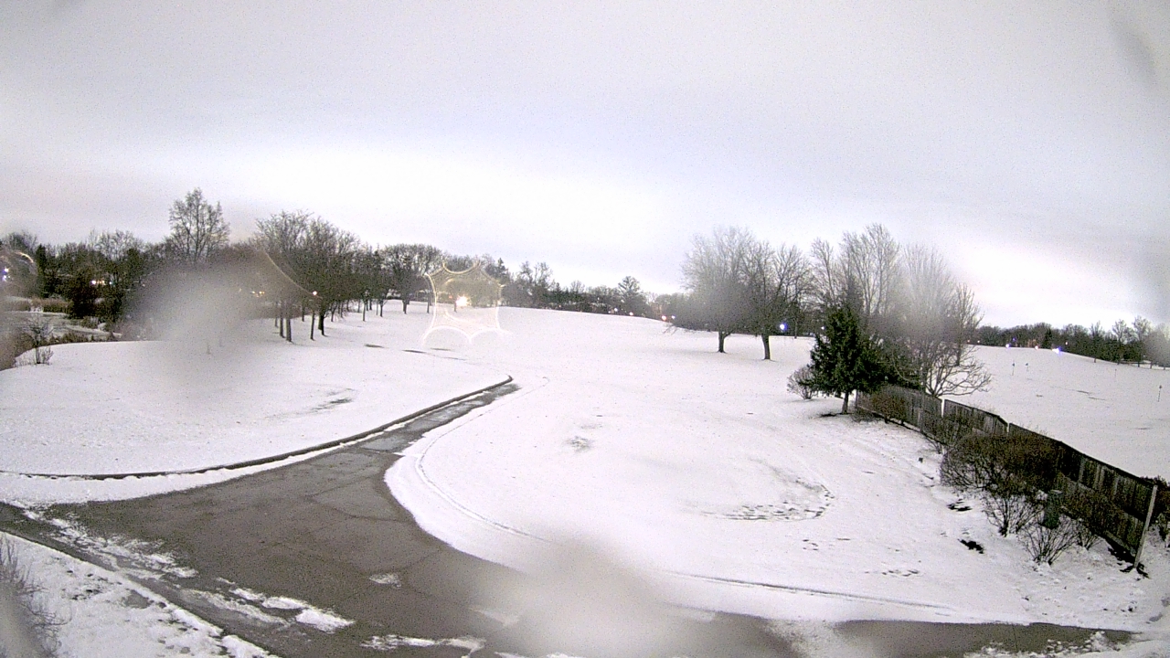 Thumbnail for current weather camera view from Village Links of Glen Ellyn in Glen Ellyn, Illinois