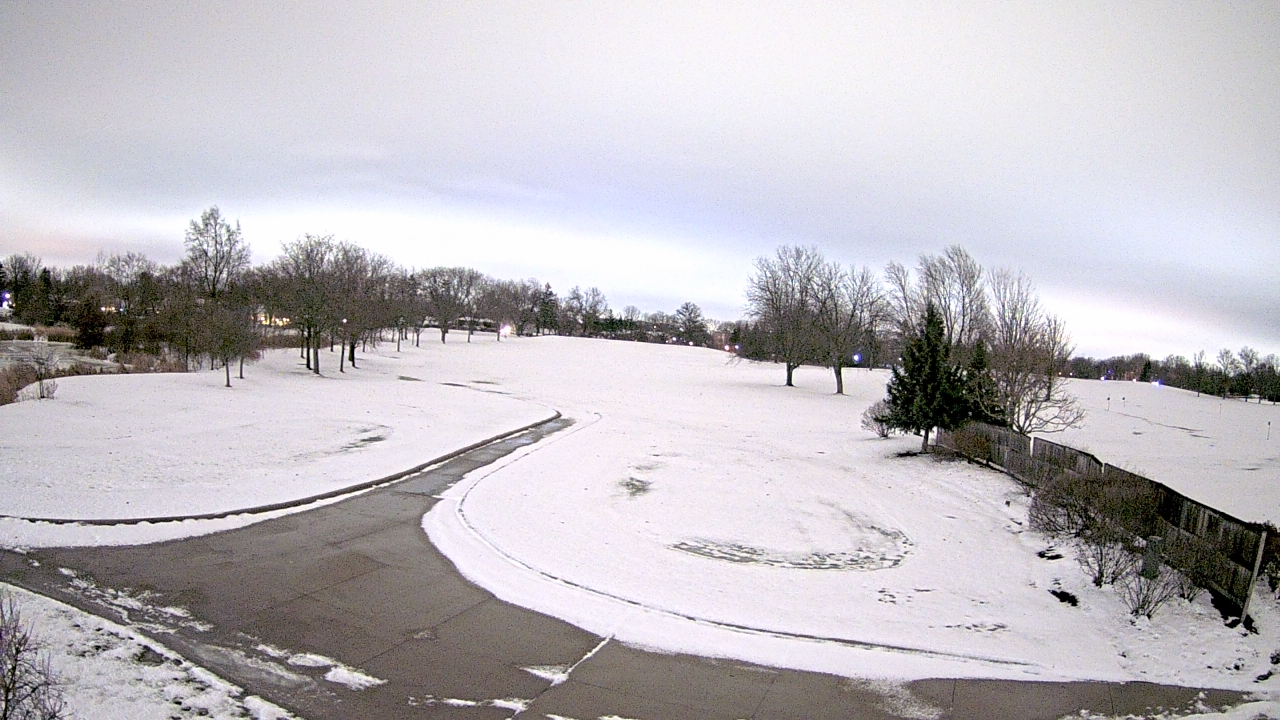 Thumbnail for current weather camera view from Village Links of Glen Ellyn in Glen Ellyn, Illinois