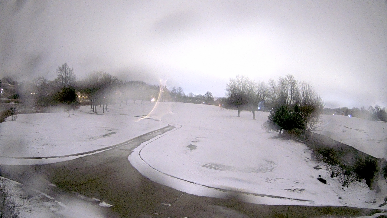 Thumbnail for current weather camera view from Village Links of Glen Ellyn in Glen Ellyn, Illinois