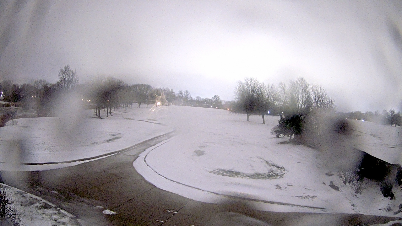 Thumbnail for current weather camera view from Village Links of Glen Ellyn in Glen Ellyn, Illinois