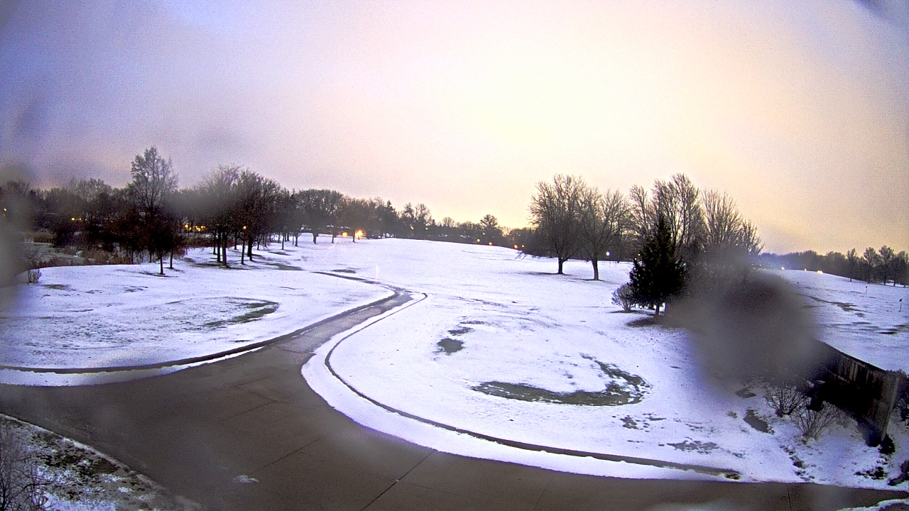 Thumbnail for current weather camera view from Village Links of Glen Ellyn in Glen Ellyn, Illinois
