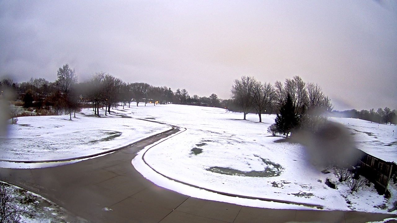 Thumbnail for current weather camera view from Village Links of Glen Ellyn in Glen Ellyn, Illinois