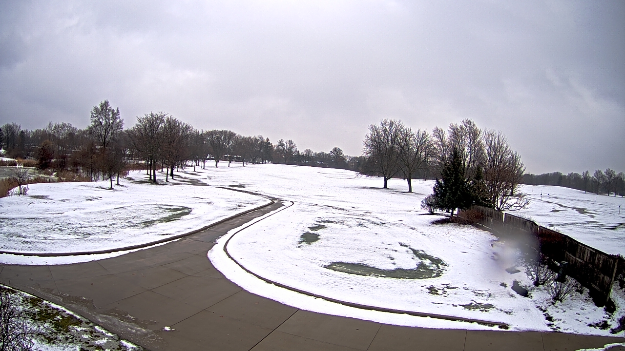 Thumbnail for current weather camera view from Village Links of Glen Ellyn in Glen Ellyn, Illinois