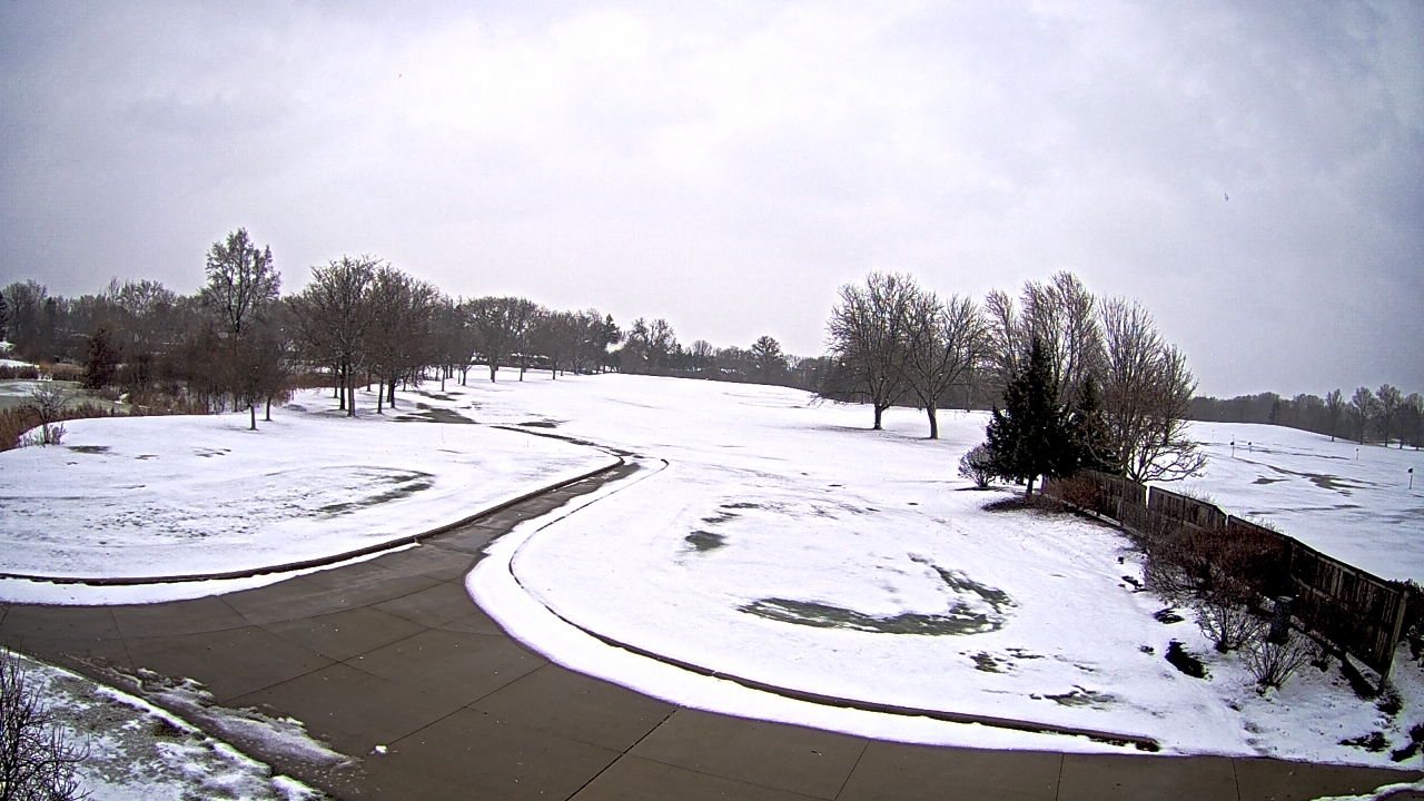 Thumbnail for current weather camera view from Village Links of Glen Ellyn in Glen Ellyn, Illinois