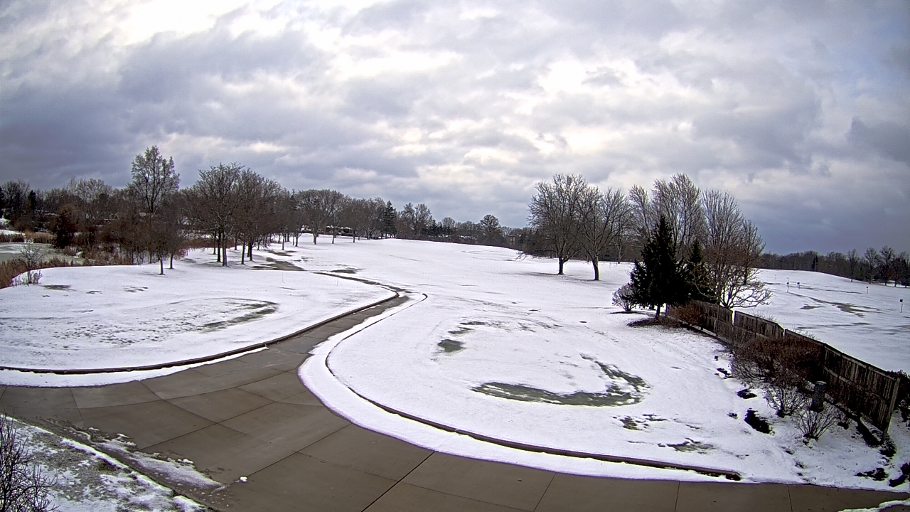 Thumbnail for current weather camera view from Village Links of Glen Ellyn in Glen Ellyn, Illinois