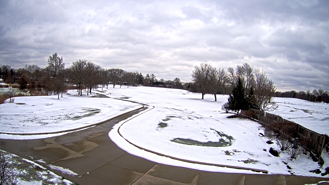 Thumbnail for current weather camera view from Village Links of Glen Ellyn in Glen Ellyn, Illinois