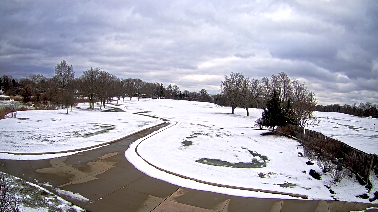 Thumbnail for current weather camera view from Village Links of Glen Ellyn in Glen Ellyn, Illinois