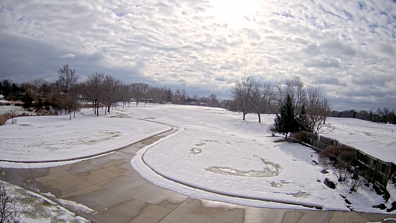Thumbnail for current weather camera view from Village Links of Glen Ellyn in Glen Ellyn, Illinois