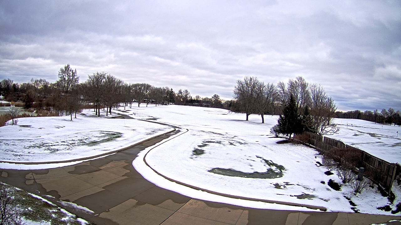Thumbnail for current weather camera view from Village Links of Glen Ellyn in Glen Ellyn, Illinois