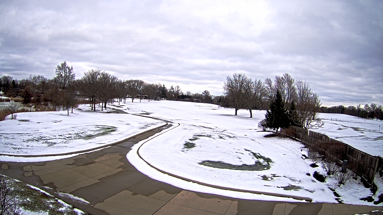 Thumbnail for current weather camera view from Village Links of Glen Ellyn in Glen Ellyn, Illinois