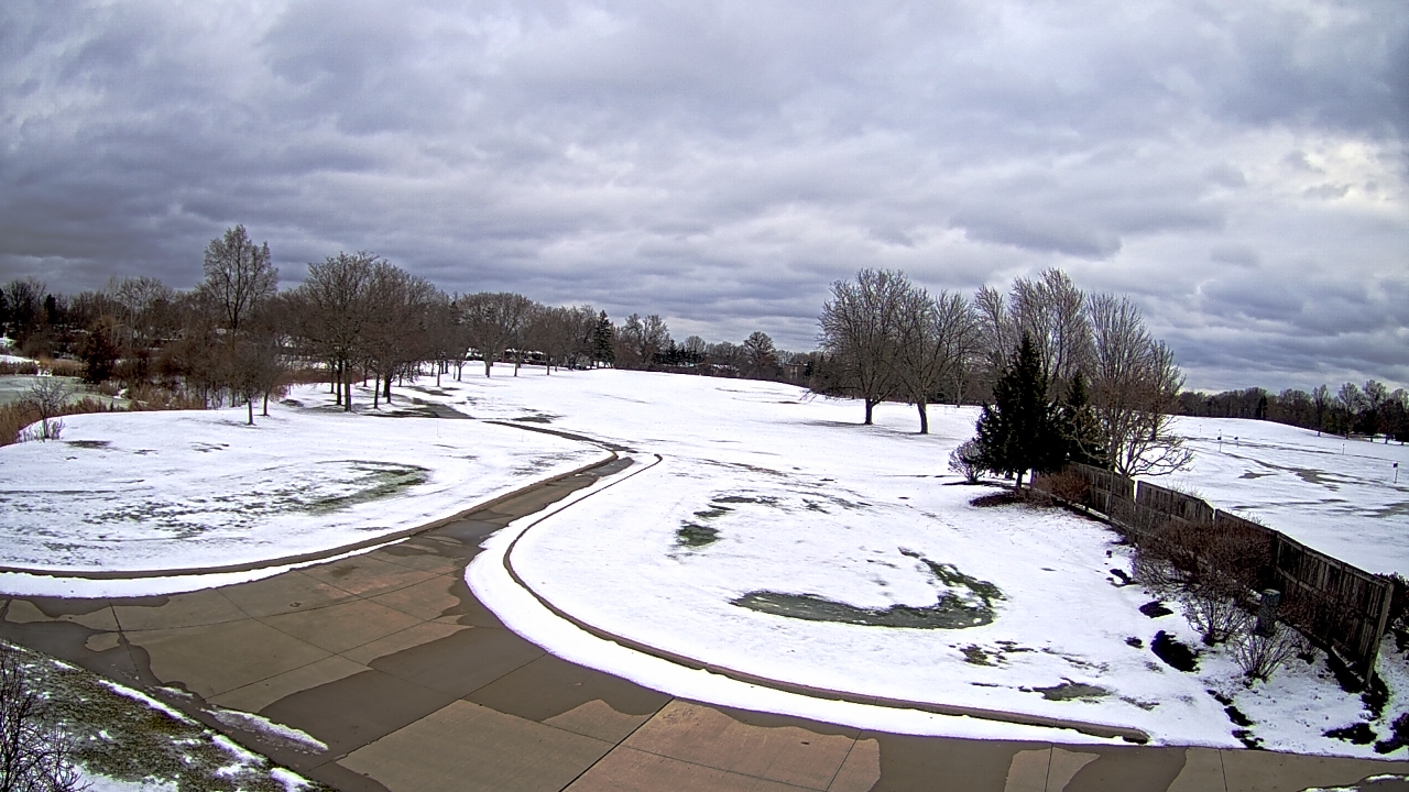 Thumbnail for current weather camera view from Village Links of Glen Ellyn in Glen Ellyn, Illinois