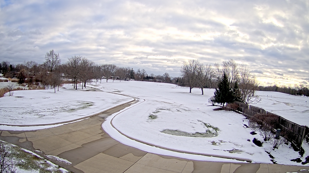 Thumbnail for current weather camera view from Village Links of Glen Ellyn in Glen Ellyn, Illinois