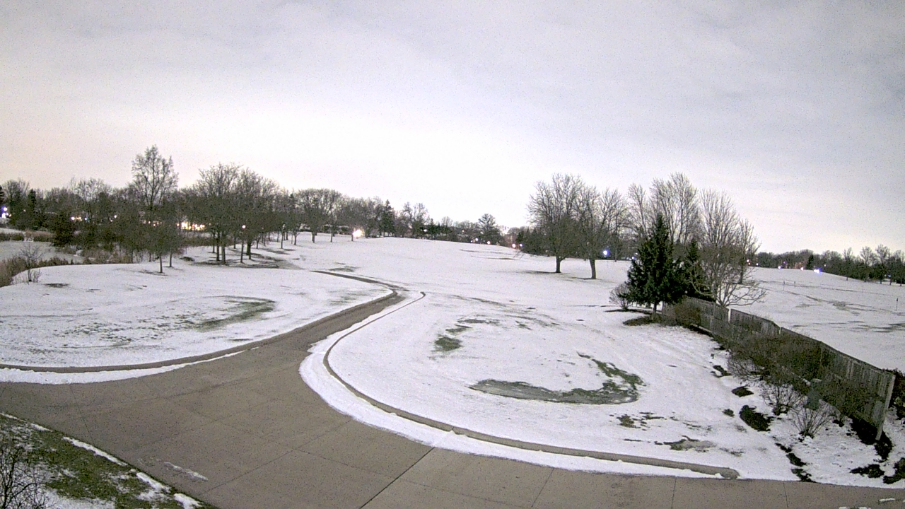 Thumbnail for current weather camera view from Village Links of Glen Ellyn in Glen Ellyn, Illinois