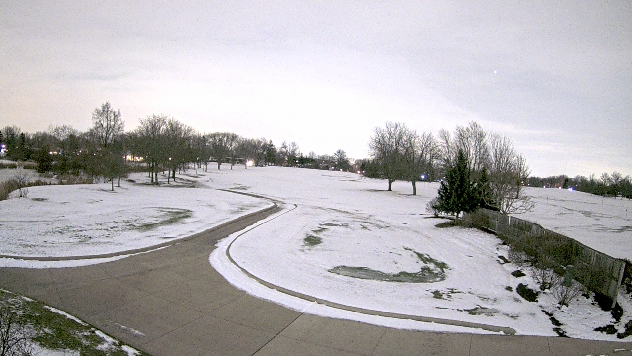 Thumbnail for current weather camera view from Village Links of Glen Ellyn in Glen Ellyn, Illinois